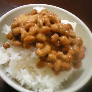 簡単☆ピリ辛納豆ご飯